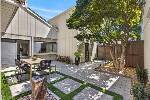 1427 Commons Dr, Sacramento, CA 95825