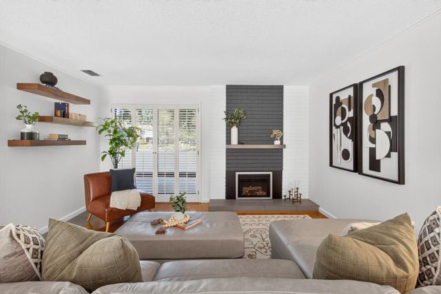 1427 Commons Dr, Sacramento, CA 95825