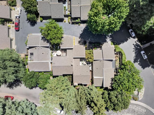 1427 Commons Dr, Sacramento, CA 95825