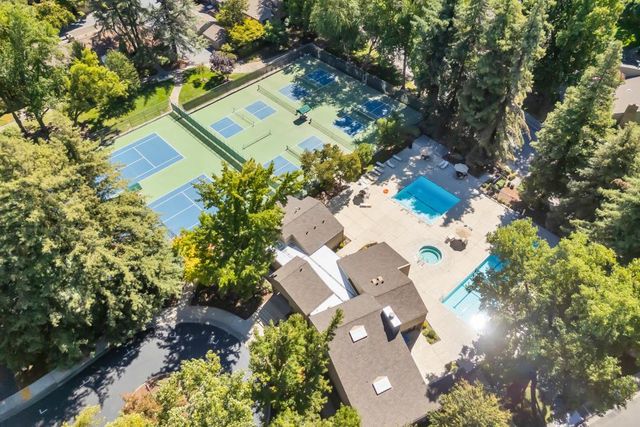 1427 Commons Dr, Sacramento, CA 95825