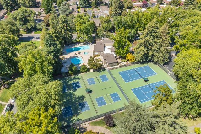 1427 Commons Dr, Sacramento, CA 95825