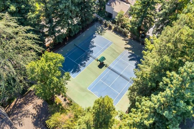 1427 Commons Dr, Sacramento, CA 95825