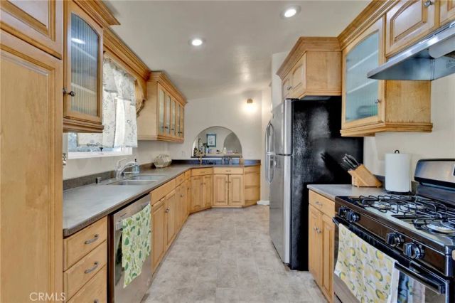 10532 Acanthus Street, Phelan, CA 92371