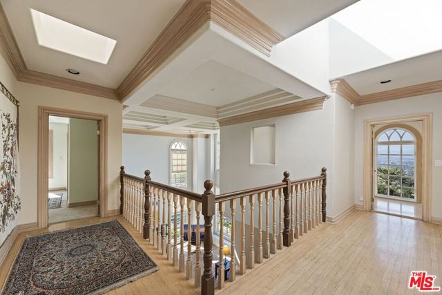 14330 Mulholland Drive, Los Angeles, CA 90077