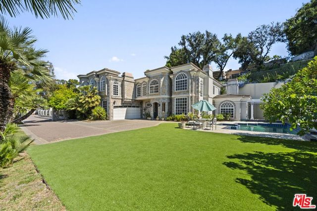 14330 Mulholland Drive, Los Angeles, CA 90077