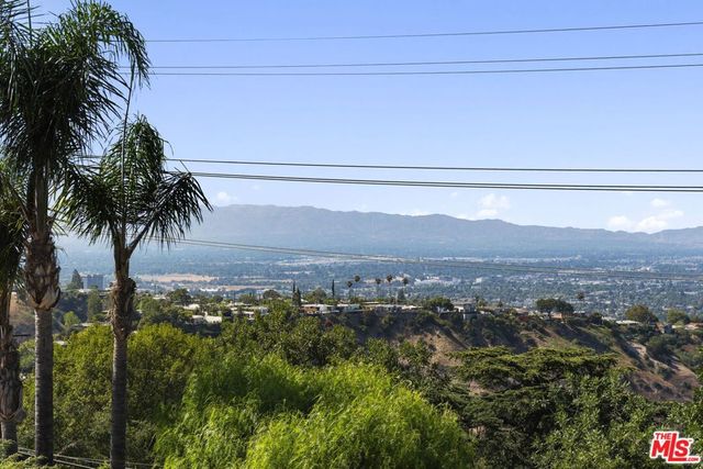 14330 Mulholland Drive, Los Angeles, CA 90077