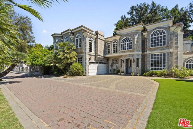 14330 Mulholland Drive, Los Angeles, CA 90077