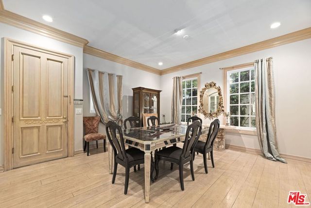 14330 Mulholland Drive, Los Angeles, CA 90077