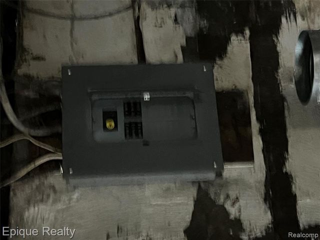 1039 Markham Street, Flint, MI 48507