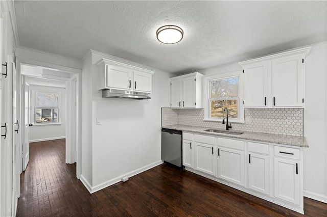 7718 Longwood Avenue, Kansas City, KS 66109