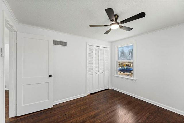 7718 Longwood Avenue, Kansas City, KS 66109