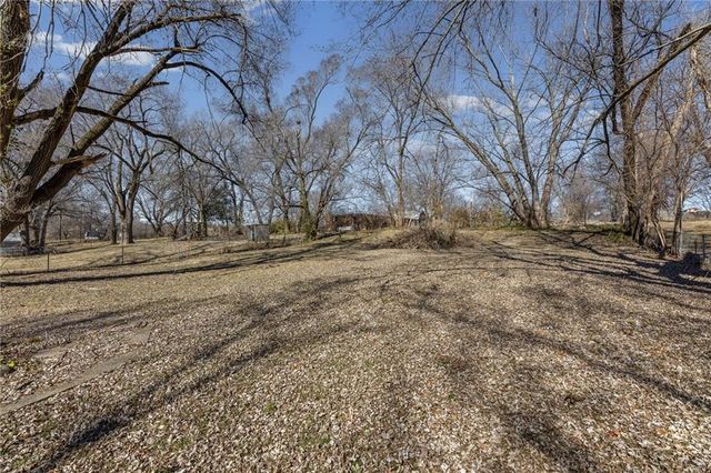 7718 Longwood Avenue, Kansas City, KS 66109