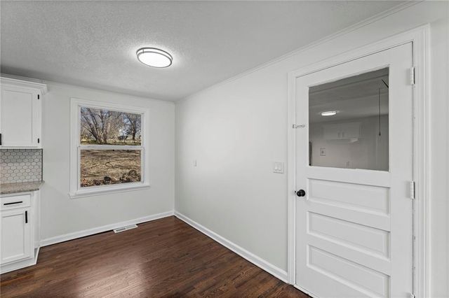 7718 Longwood Avenue, Kansas City, KS 66109