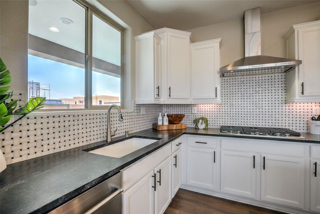 4630 Rail Runner Road, Santa Fe, NM 87507