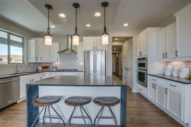 4630 Rail Runner Road, Santa Fe, NM 87507