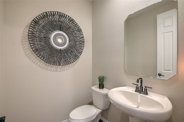 4630 Rail Runner Road, Santa Fe, NM 87507