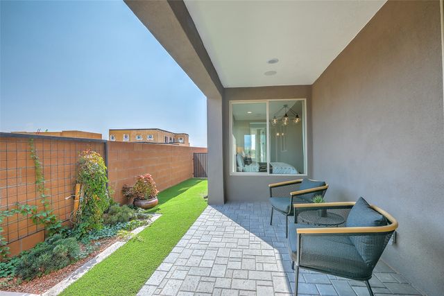 4630 Rail Runner Road, Santa Fe, NM 87507