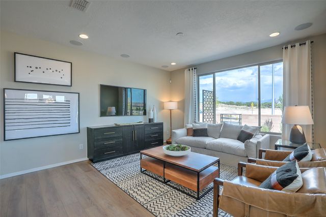 4630 Rail Runner Road, Santa Fe, NM 87507