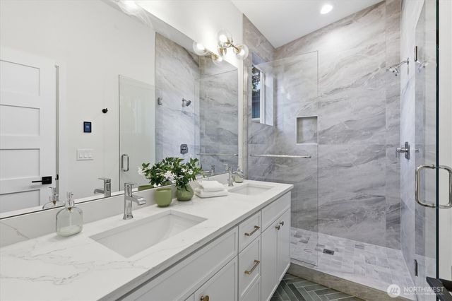 13353 25th Avenue NE, Seattle, WA 98125
