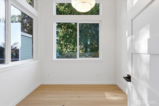 13353 25th Avenue NE, Seattle, WA 98125