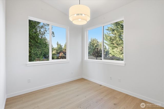 13353 25th Avenue NE, Seattle, WA 98125