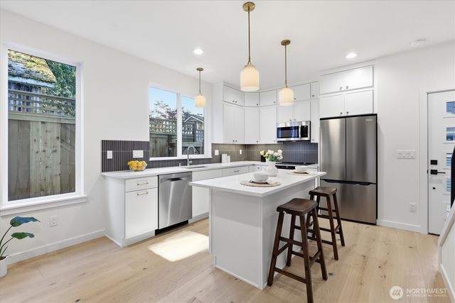13353 25th Avenue NE, Seattle, WA 98125