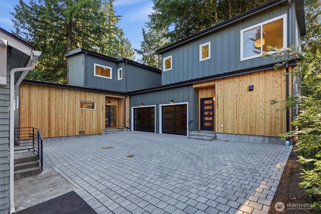 13353 25th Avenue NE, Seattle, WA 98125