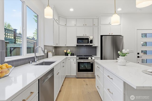 13353 25th Avenue NE, Seattle, WA 98125