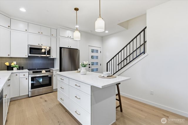 13353 25th Avenue NE, Seattle, WA 98125