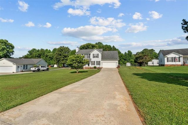 116 Winchester Road, Advance, NC 27006