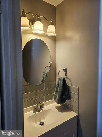 764 QUARRY RD, Bunker Hill, WV 25413