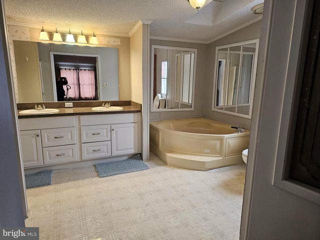 764 QUARRY RD, Bunker Hill, WV 25413