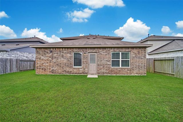 11012 32nd Avenue N, Texas City, TX 77591