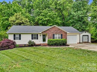 1040 Fox Run Circle SE, Concord, NC 28025