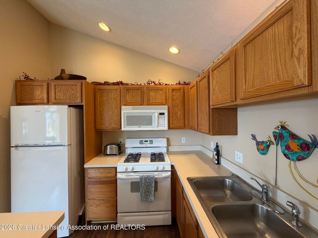 412 Coventry Lane, Mason, MI 48854