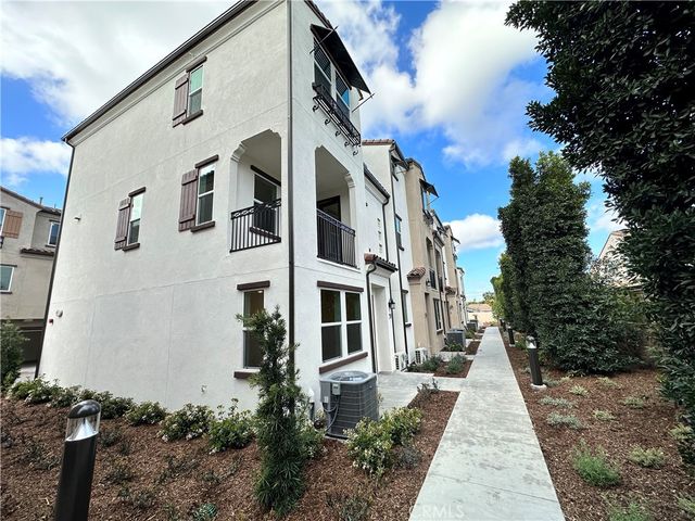 2317 W Broadway 33, Anaheim, CA 92804