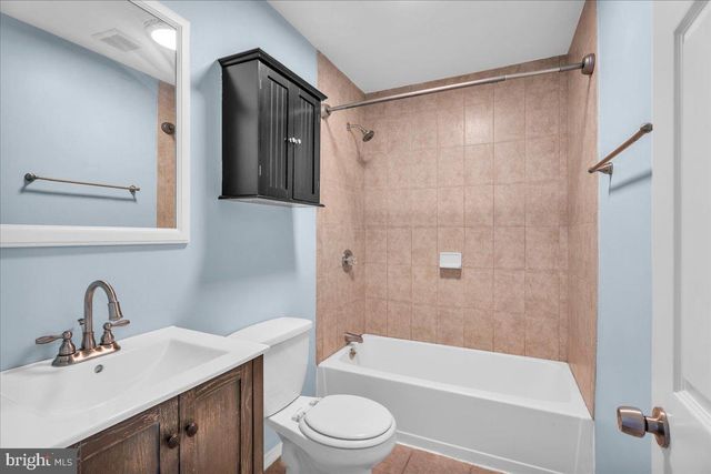 1328 S MOLE ST, Philadelphia, PA 19146