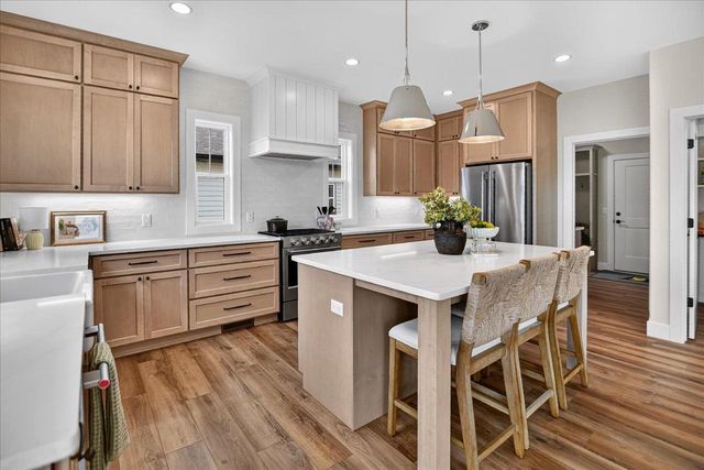 906 Travis Larson Court, Waunakee, WI 53597
