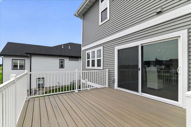906 Travis Larson Court, Waunakee, WI 53597