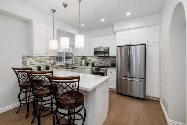 4057 Lamont Street, San Diego, CA 92109