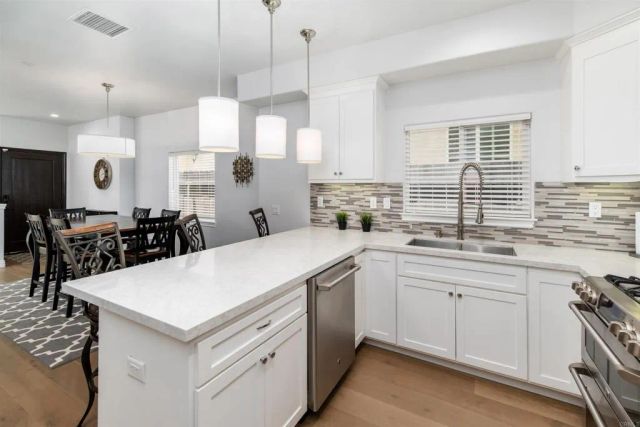 4057 Lamont Street, San Diego, CA 92109