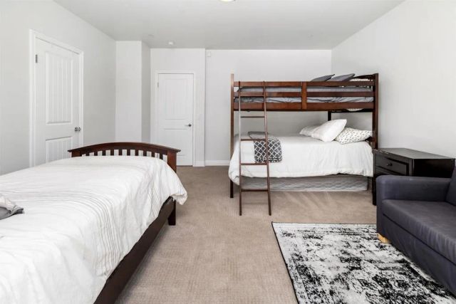 4057 Lamont Street, San Diego, CA 92109