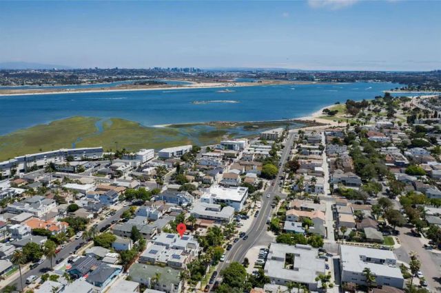 4057 Lamont Street, San Diego, CA 92109