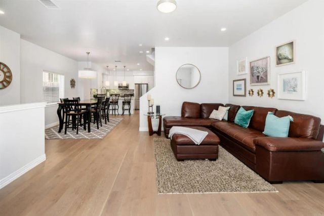 4057 Lamont Street, San Diego, CA 92109