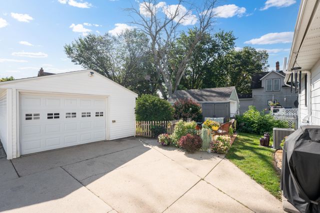210 11th Avenue NE, Rochester, MN 55906