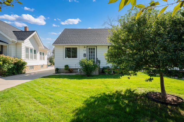 210 11th Avenue NE, Rochester, MN 55906