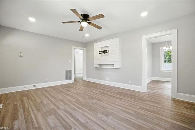 407 W Little Creek RD, Norfolk, VA 23505