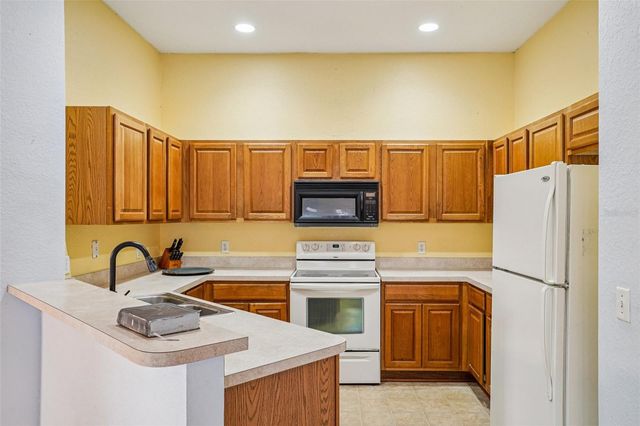 12398 NE 50TH VIEW, Oxford, FL 34484