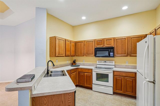 12398 NE 50TH VIEW, Oxford, FL 34484