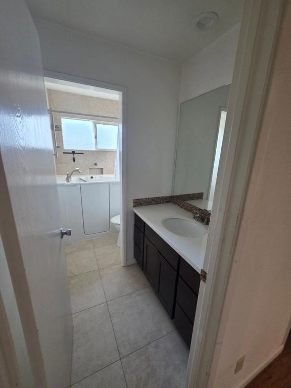 Image 10 of property listing at 648 W Sunnyoaks Avenue, Campbell, CA 95008